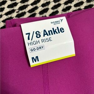 Old Navy -Vibrant Pink Leggings